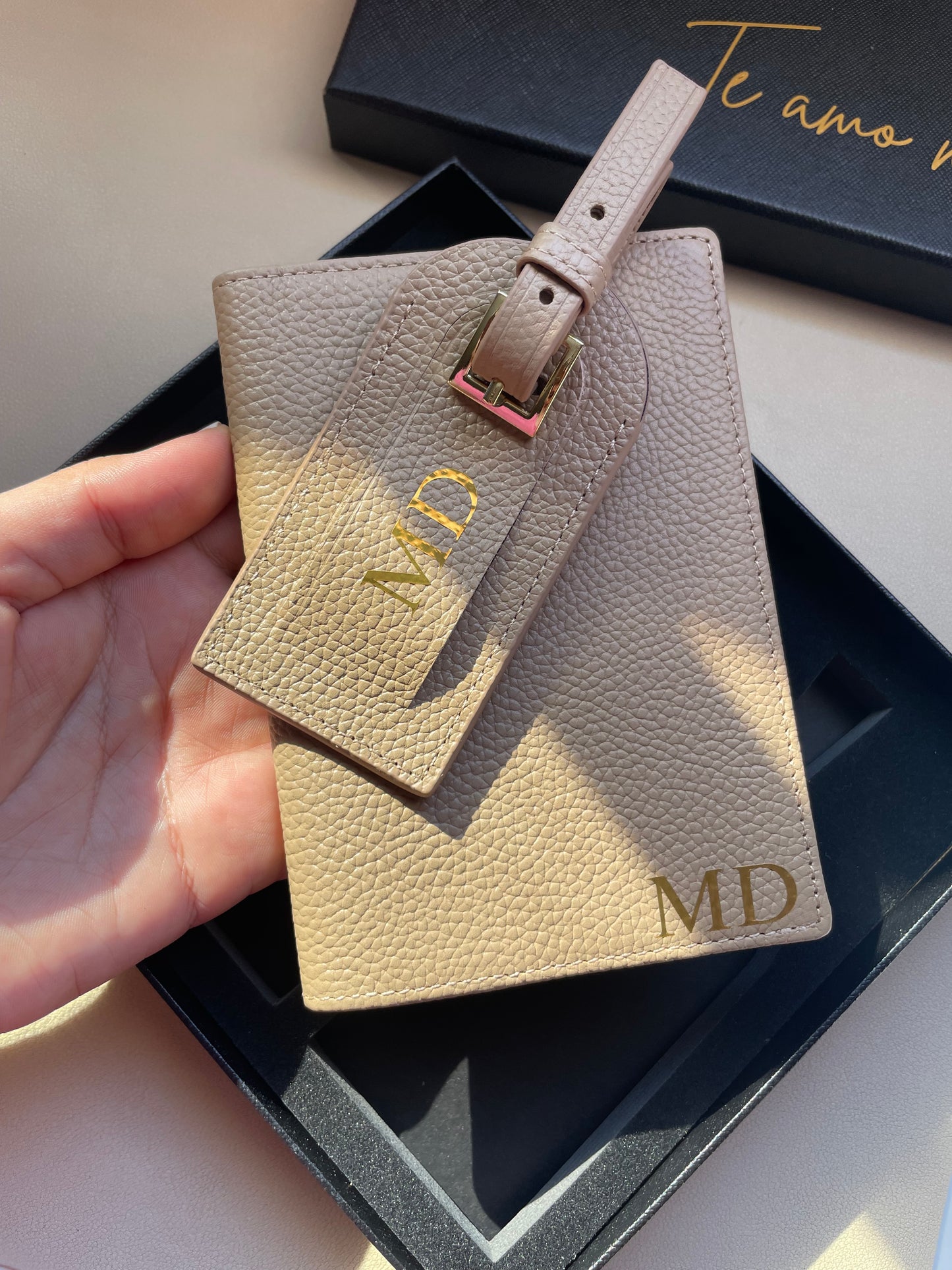 Pasaportera y etiqueta de equipaje (cuero)