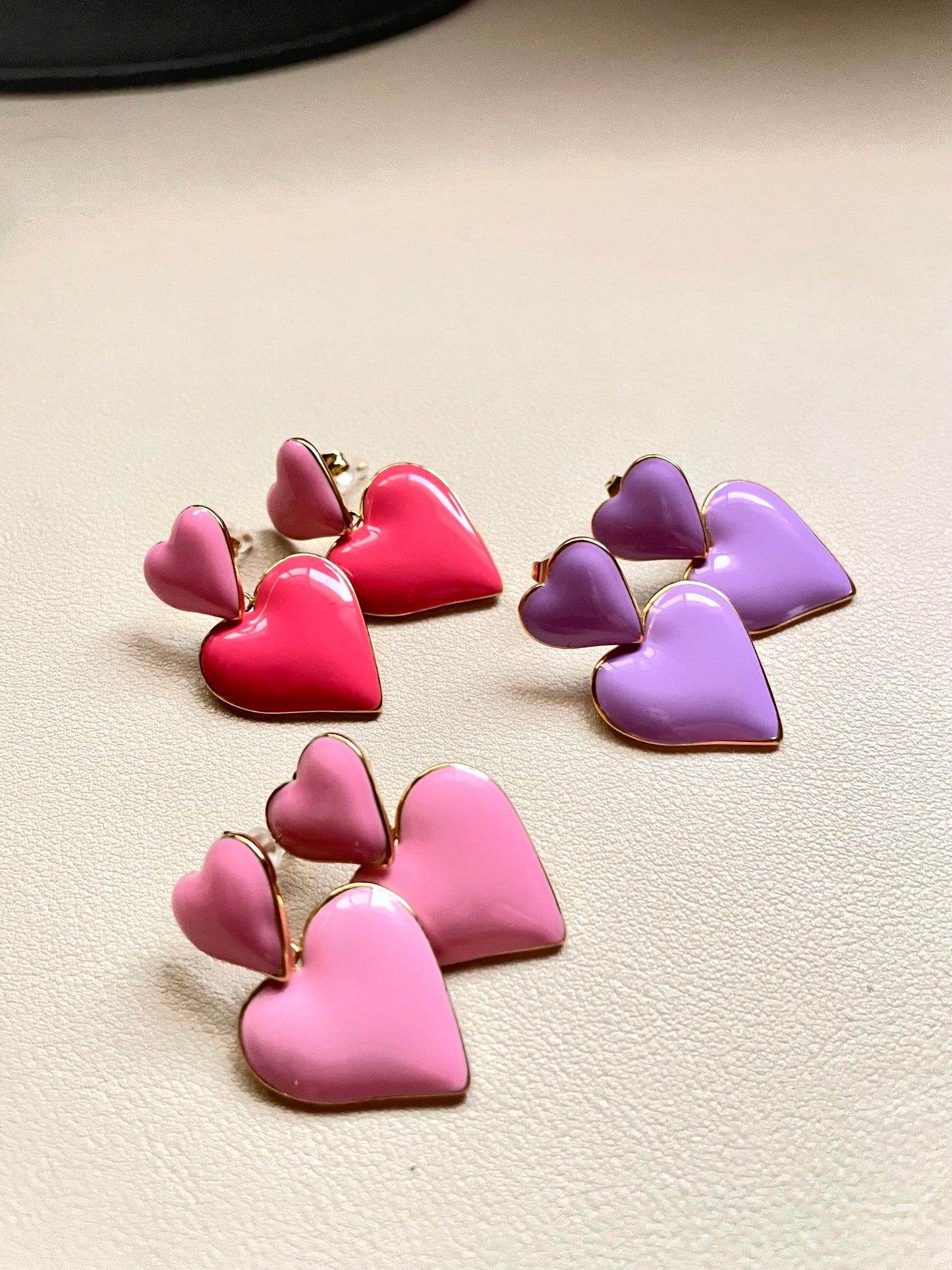 Aretes Corazones de colores