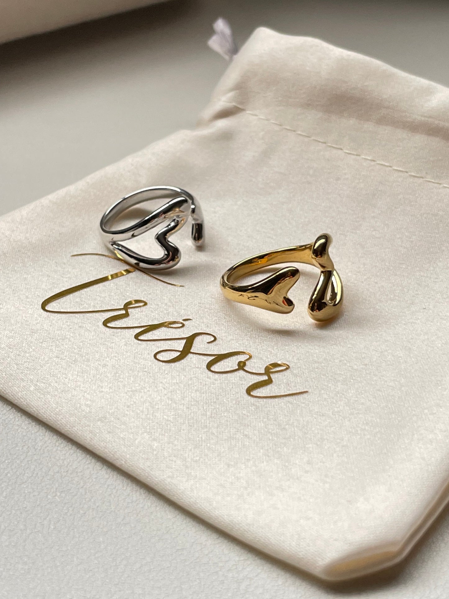 Hearts irregular ring