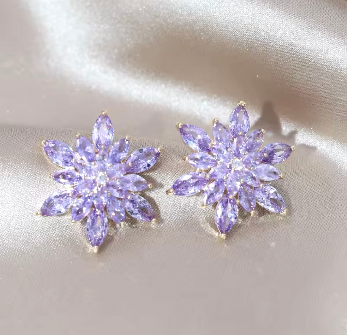 Flower color earrings