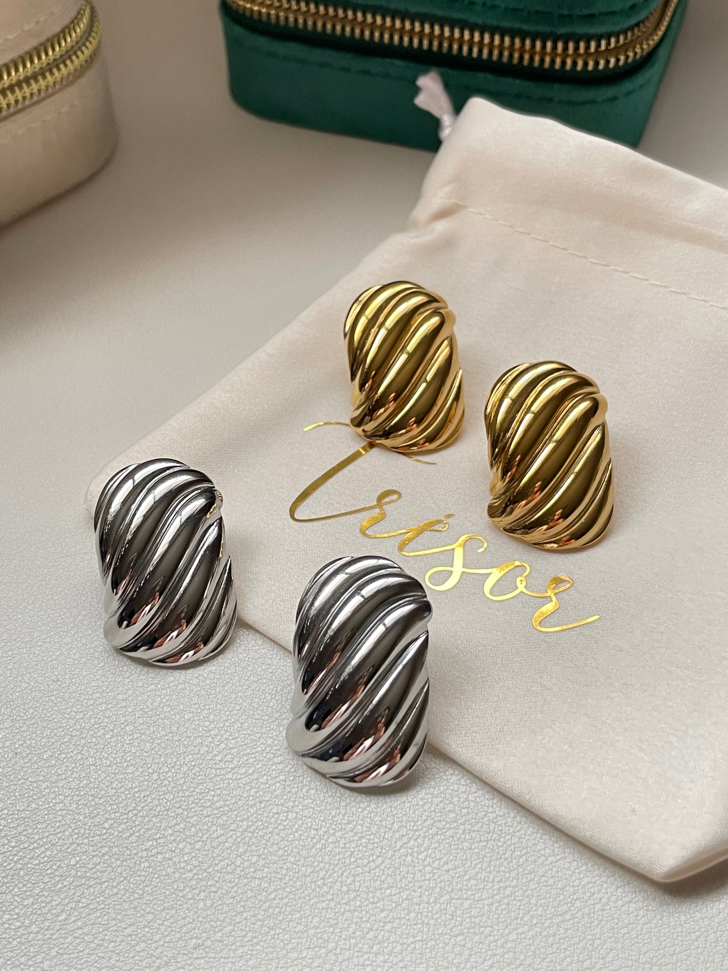 Wave earrings