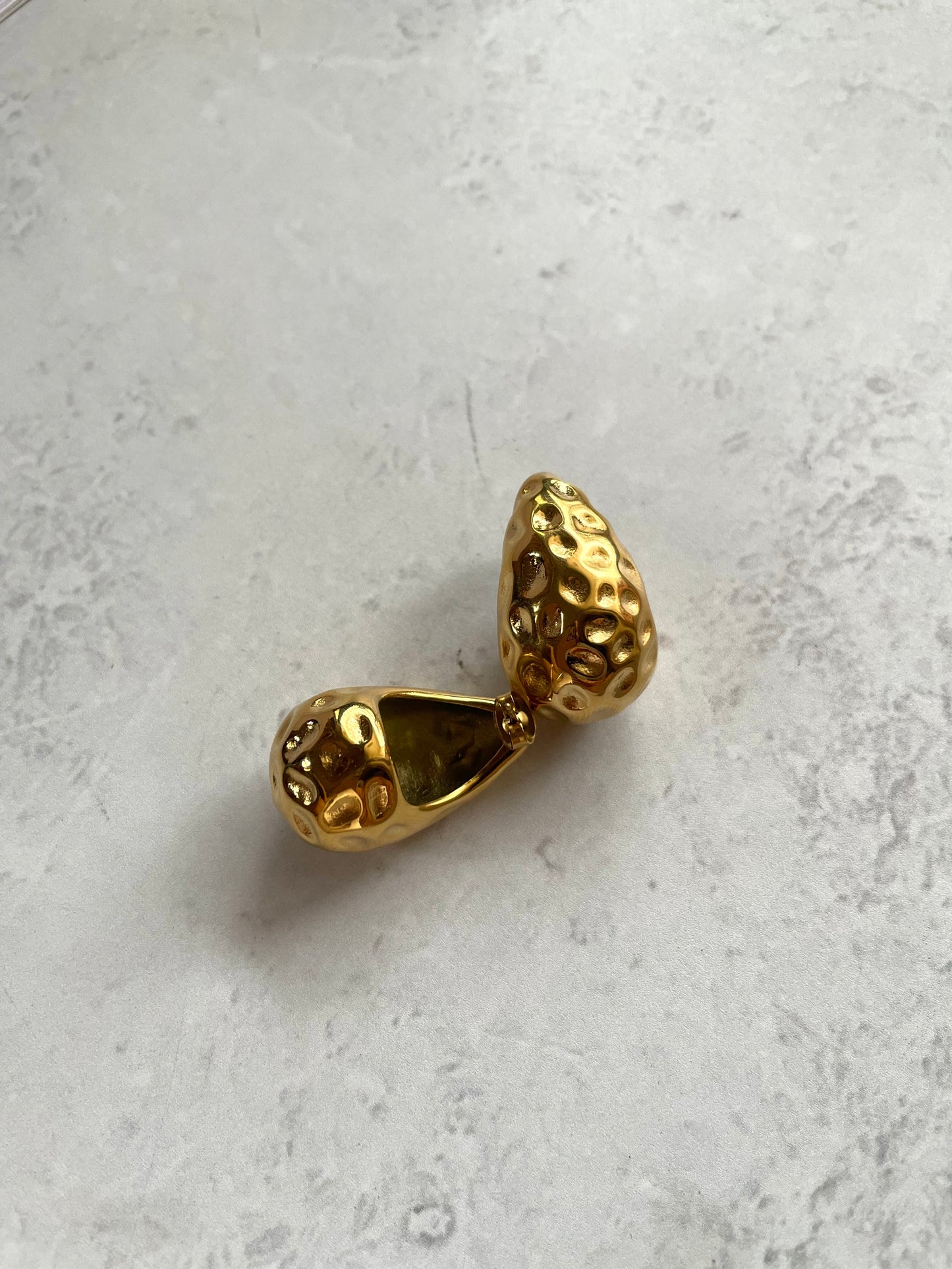 Aretes gotas martilladas