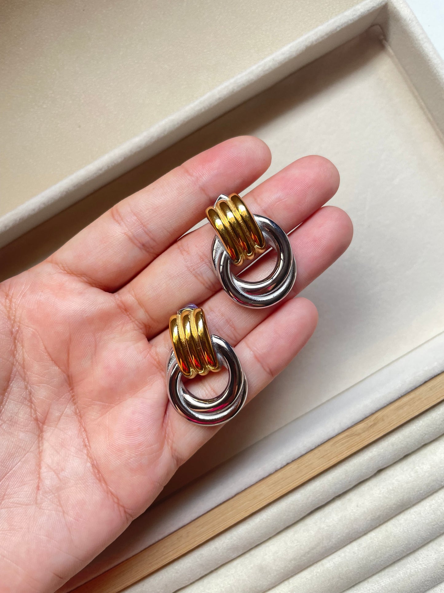Italia earrings (mix dorado y plateado)