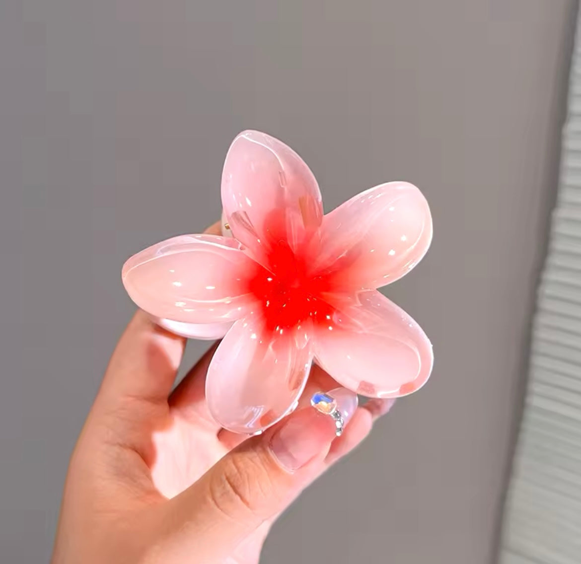 Hawaiian hair clips