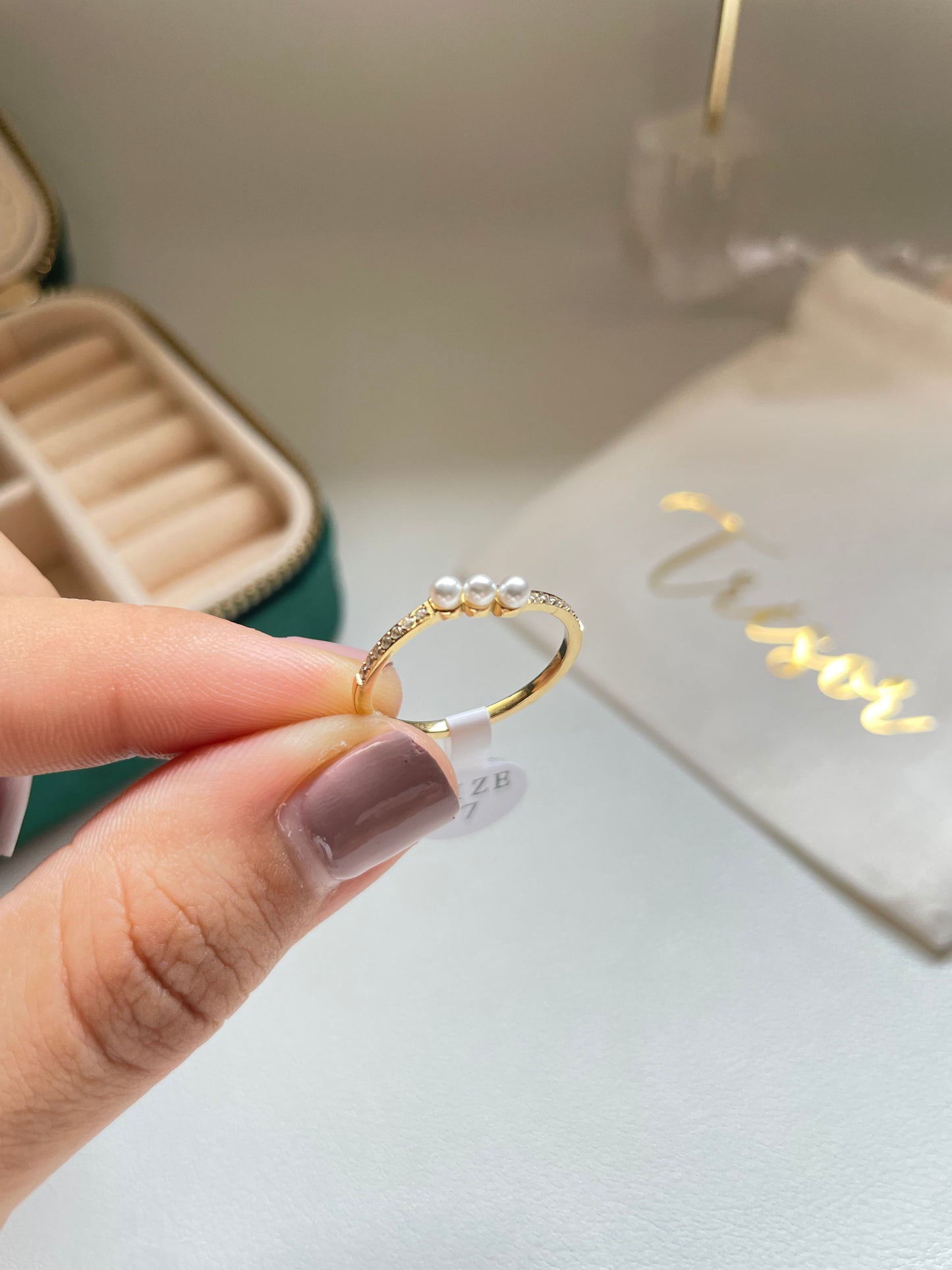 Delicate zircon and pearl ring (talla 7)