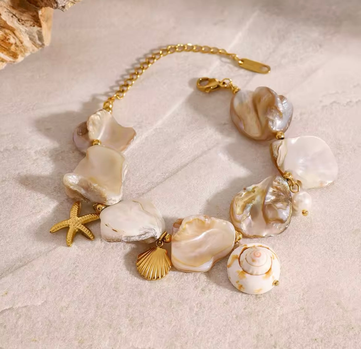 Natural shells bracelet