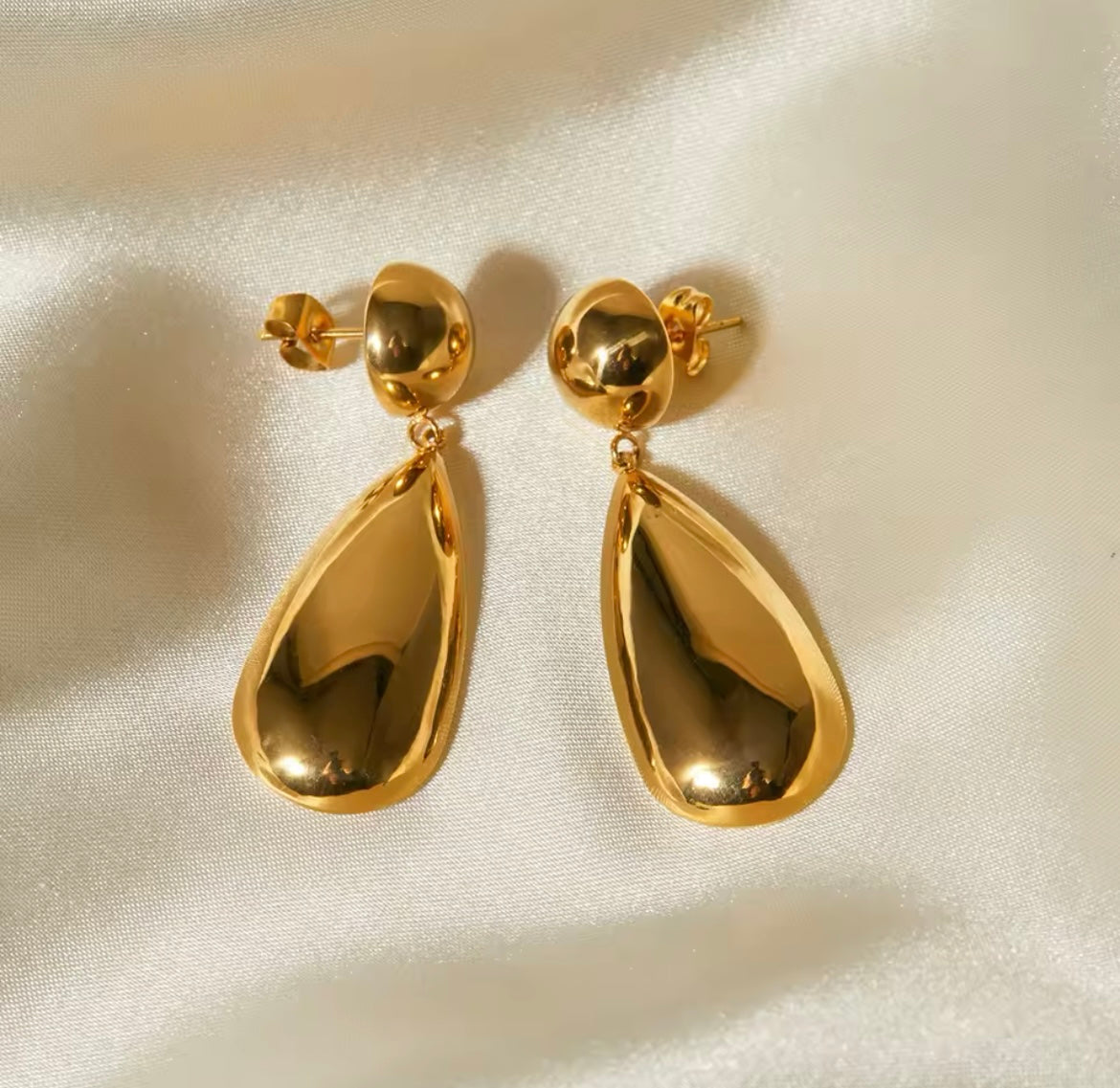 Classy elegant drop earrings