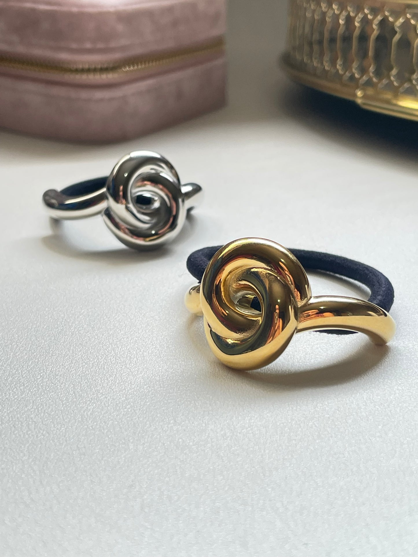 Knot pony cuff small plateado