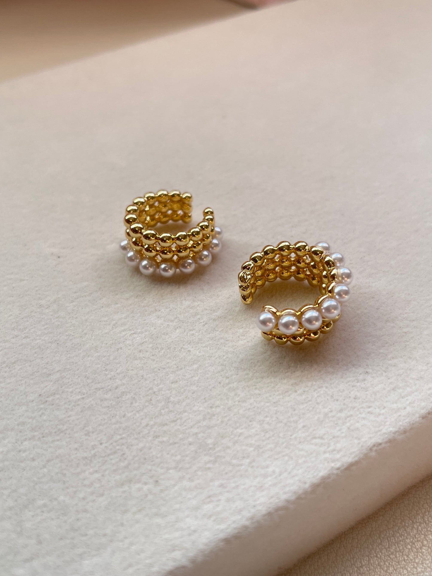 Pearl earcuffs (individual)
