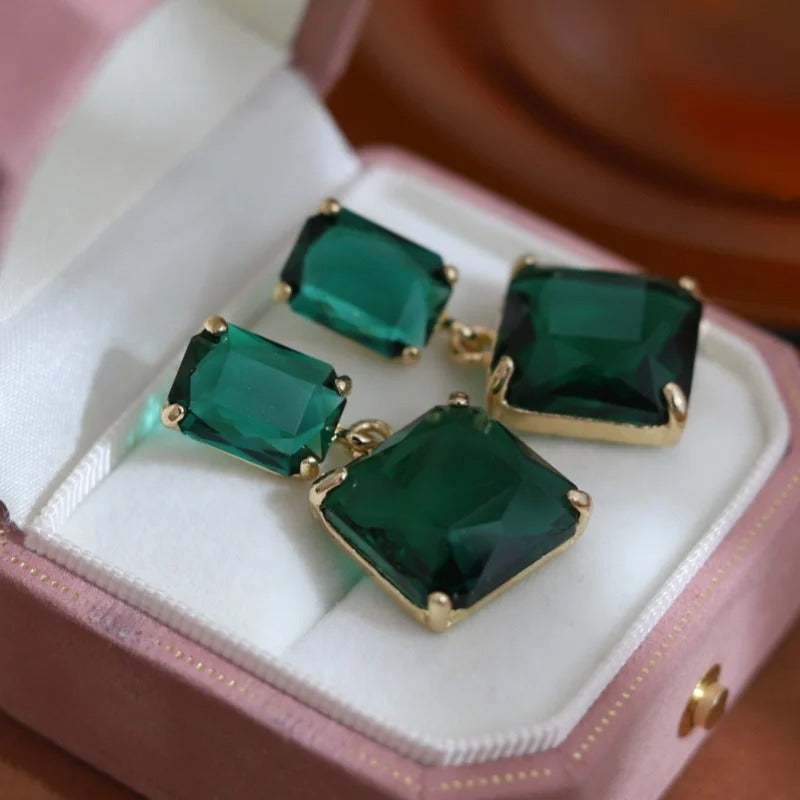 Elegant squared pendant earrings