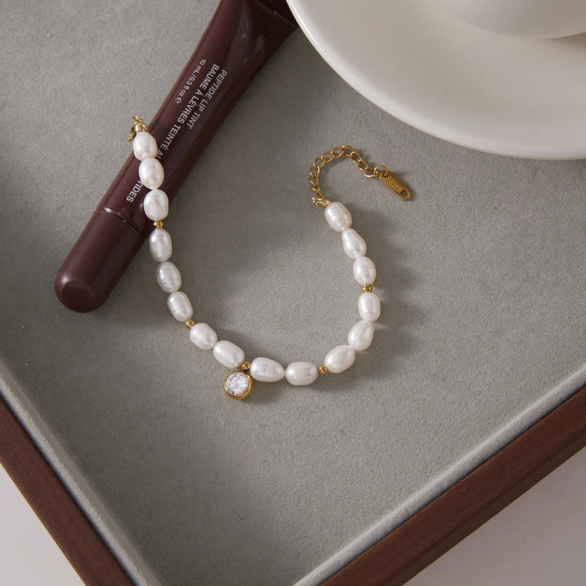Pearl and zircon bracelet
