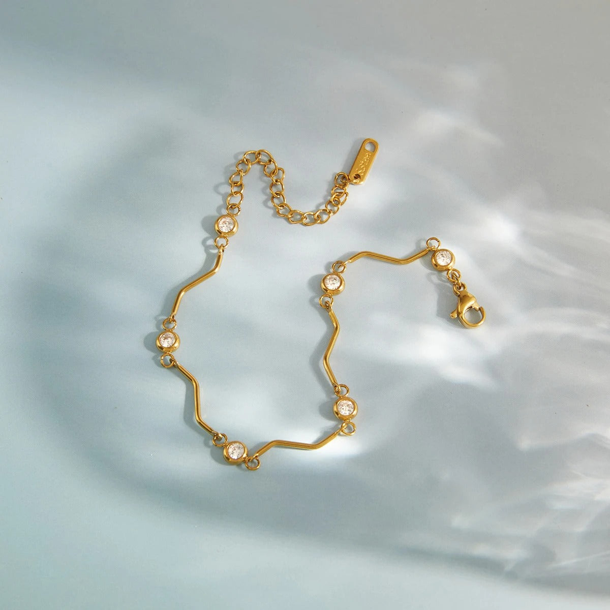 Delicate wave shape bracelet