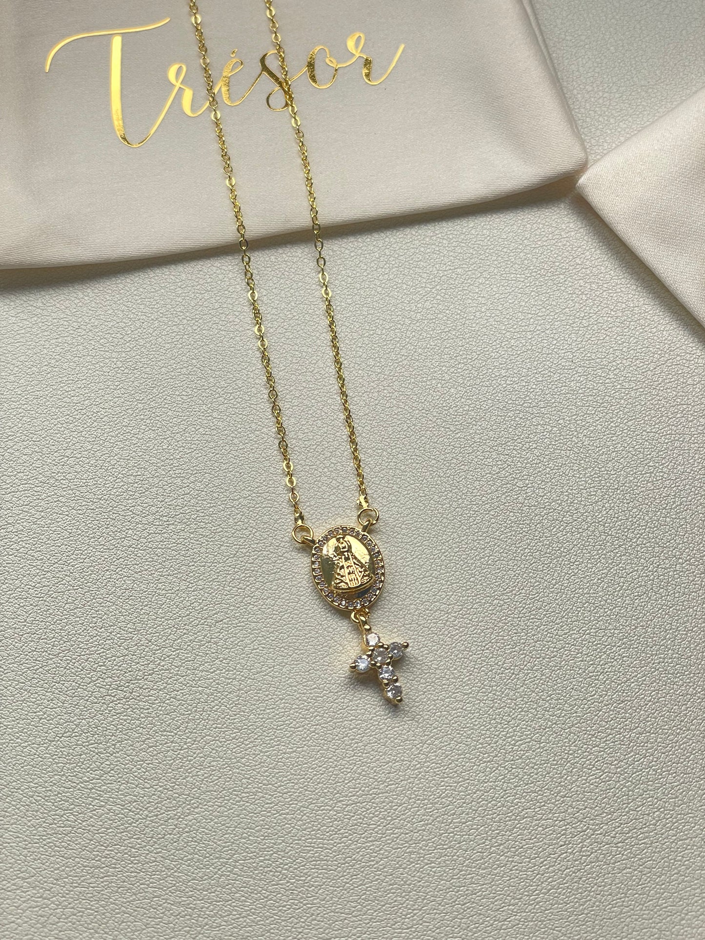 Collar medalla Virgen María