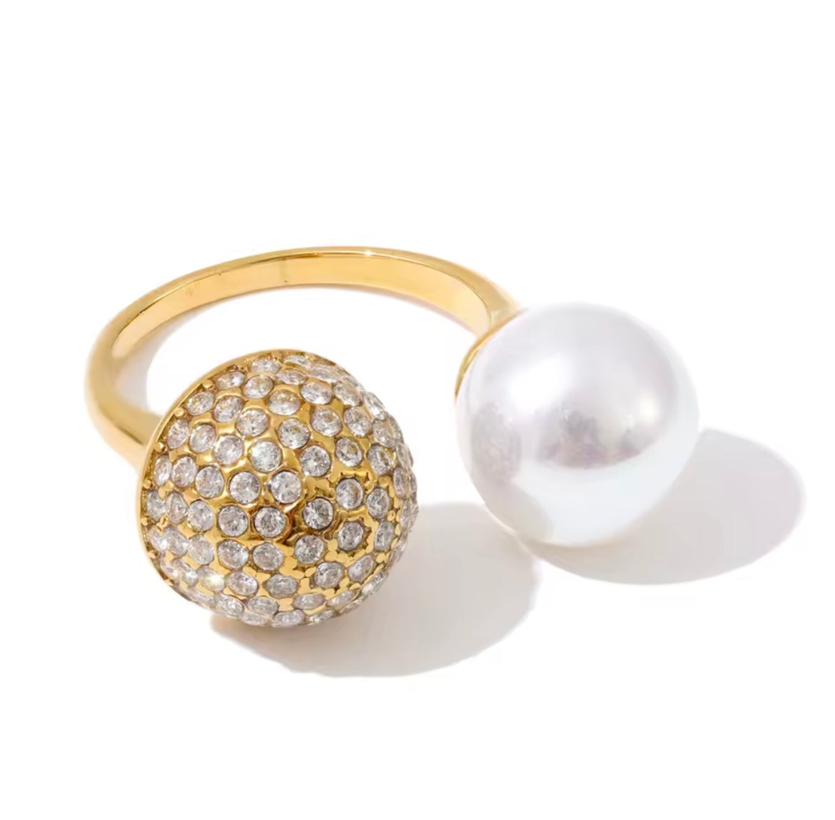 Zirconias and pearl ring