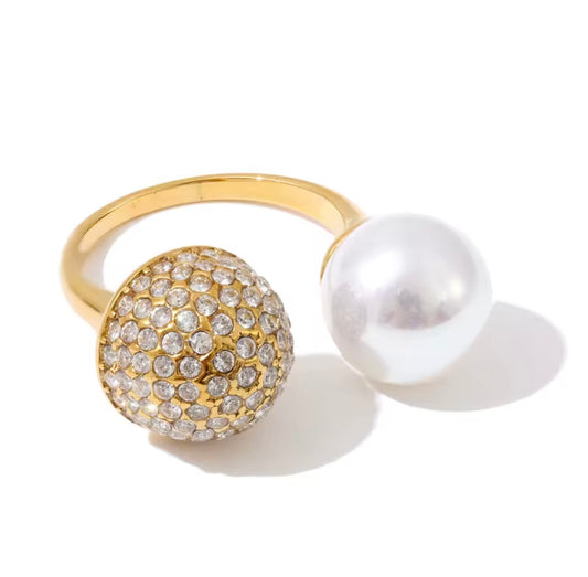 Zirconias and pearl ring