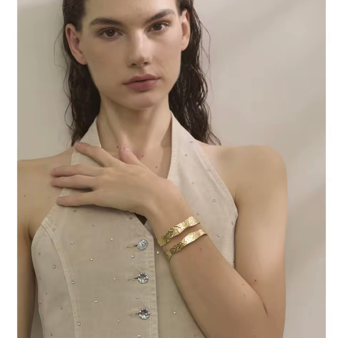 Hammered wavy bangle