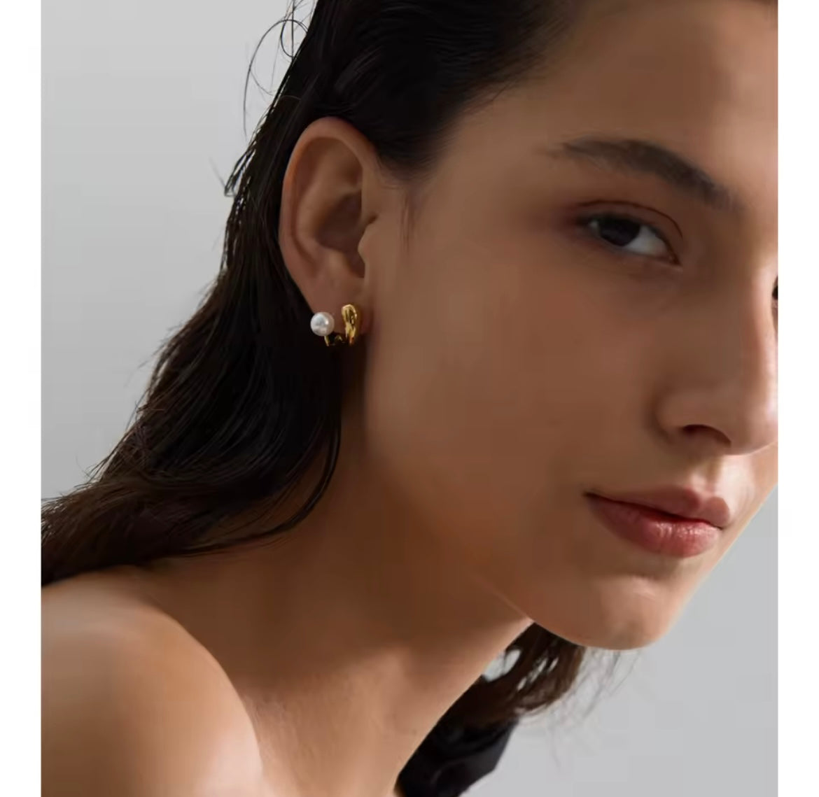 Mini double hoops with pearl