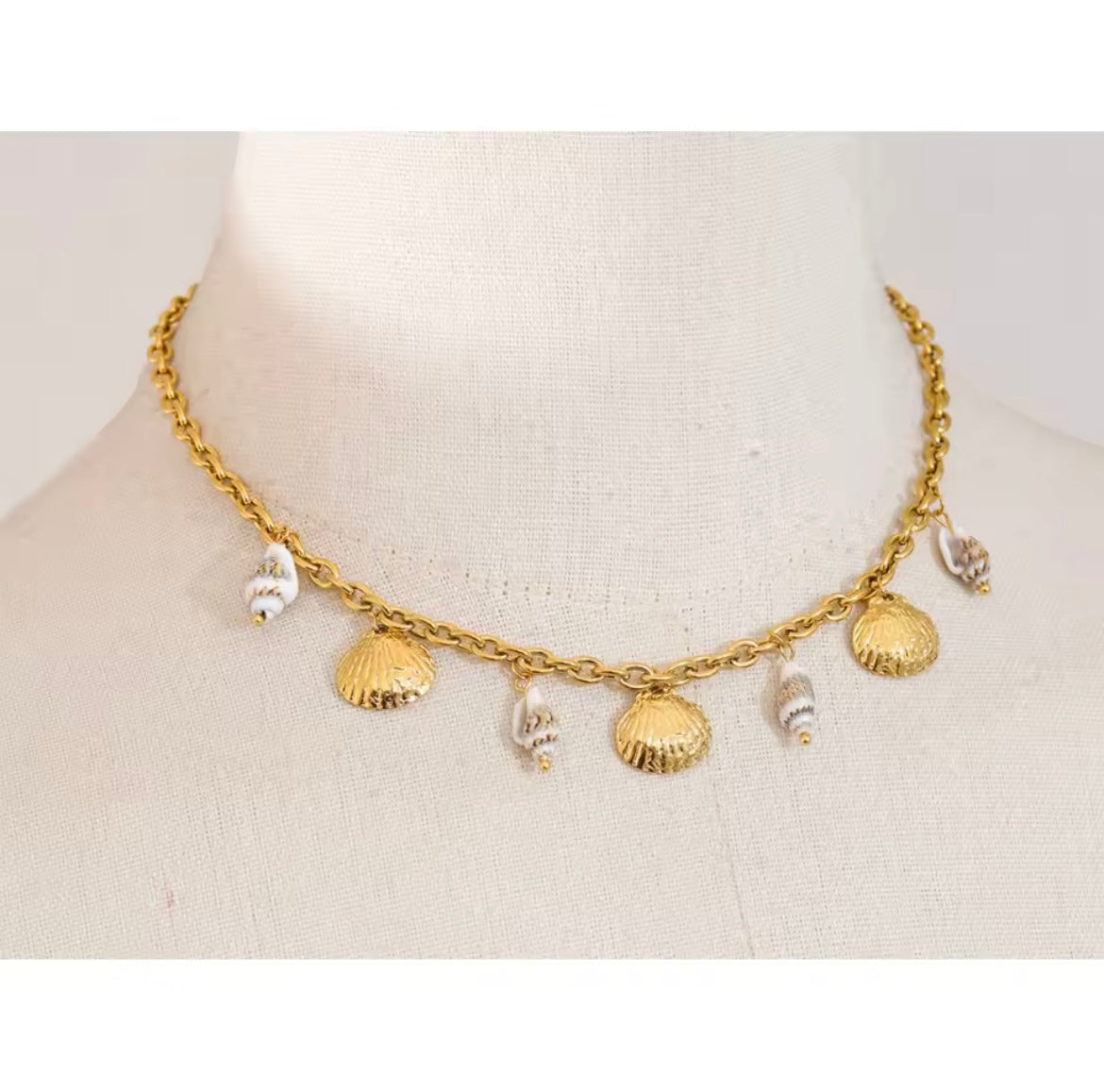 Sea shells necklace