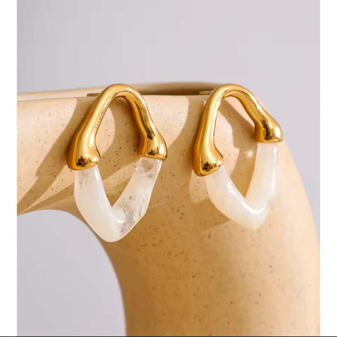 Resin irregular studs