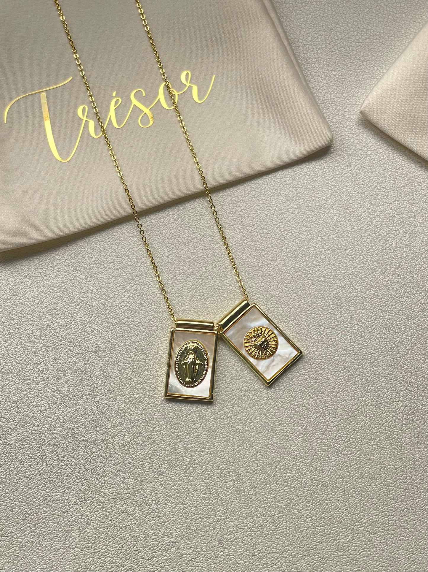 Collar religioso Virgen Maria corazon sagrado