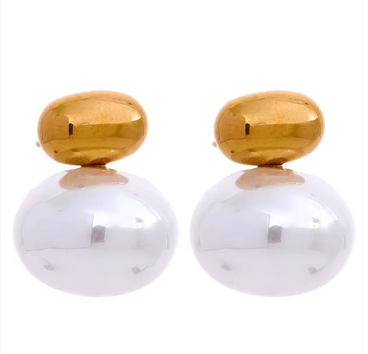 Pearl elegance studs