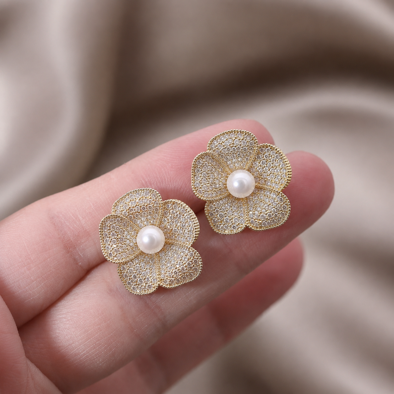 Zirconia and pearl flower studs
