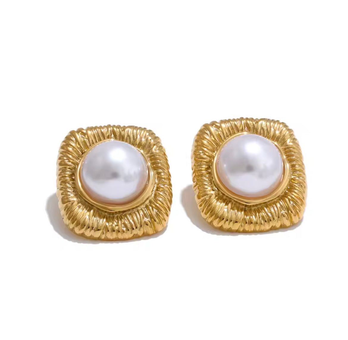 Pearl vintage earrings