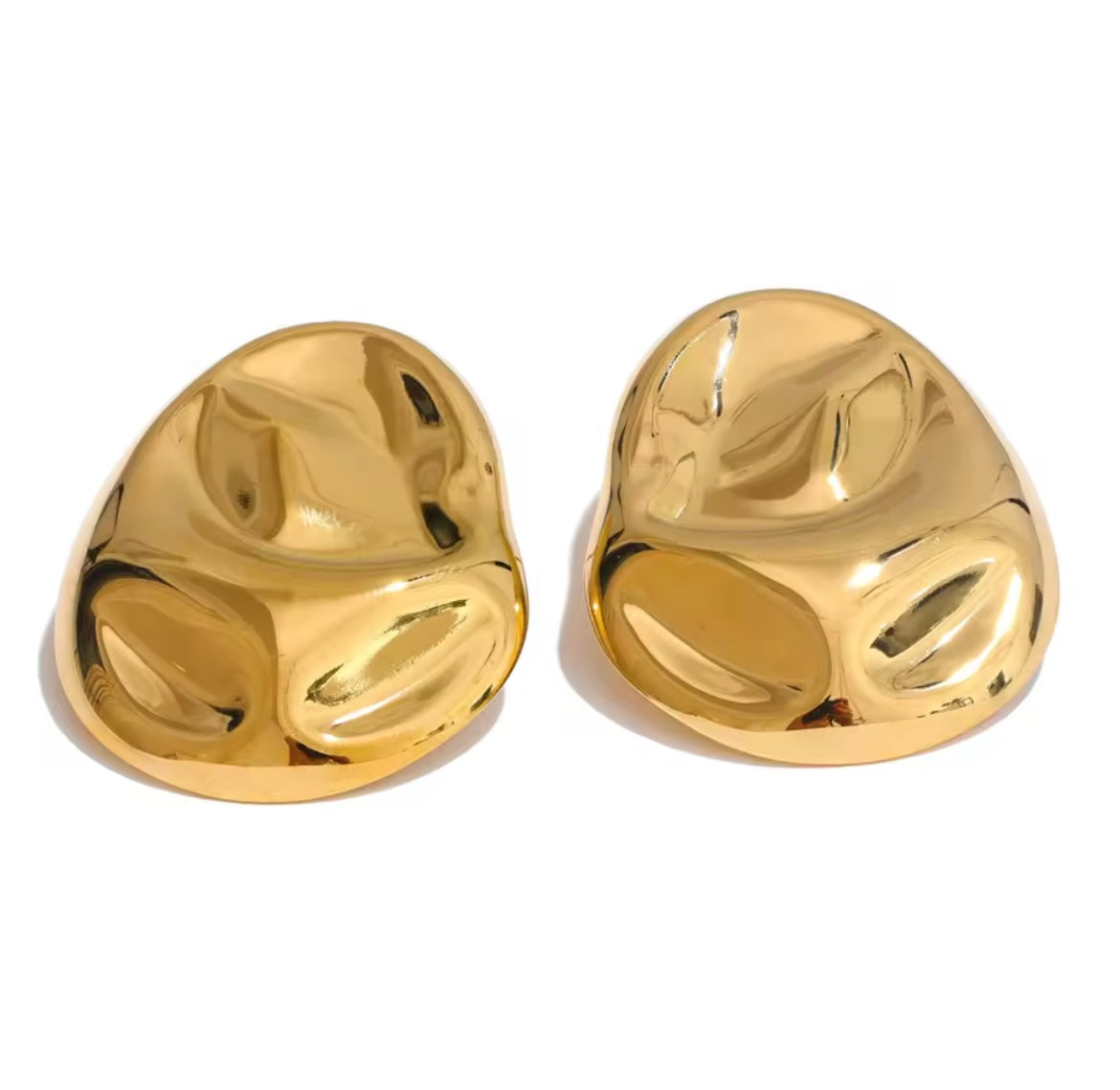 Big exaggerated studs