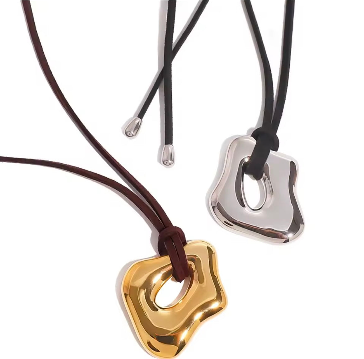 Irregular minimalist pendant necklace