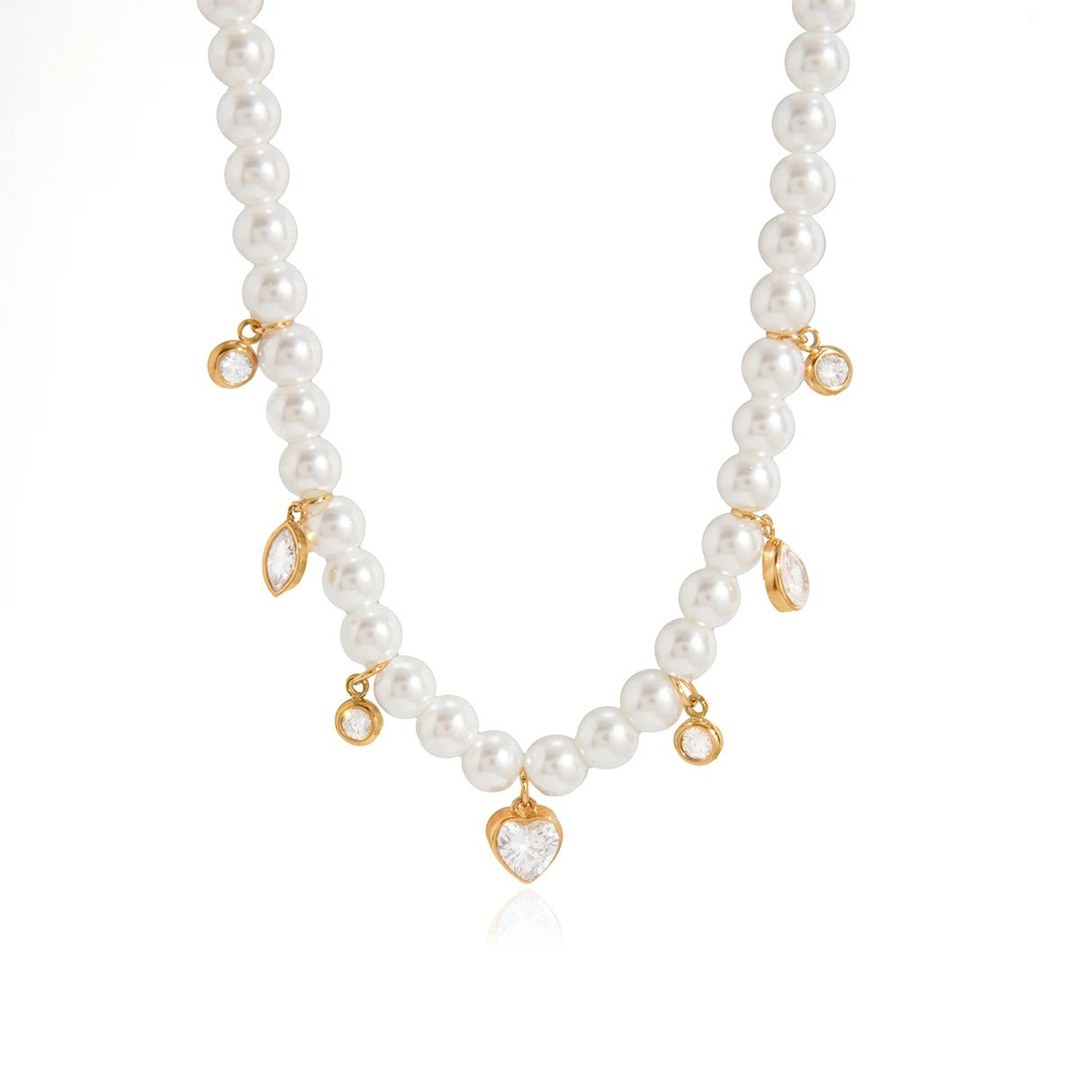 Pearl elegant necklace with shaped zircons