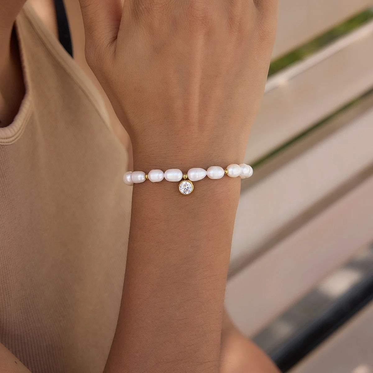 Pearl and zircon bracelet