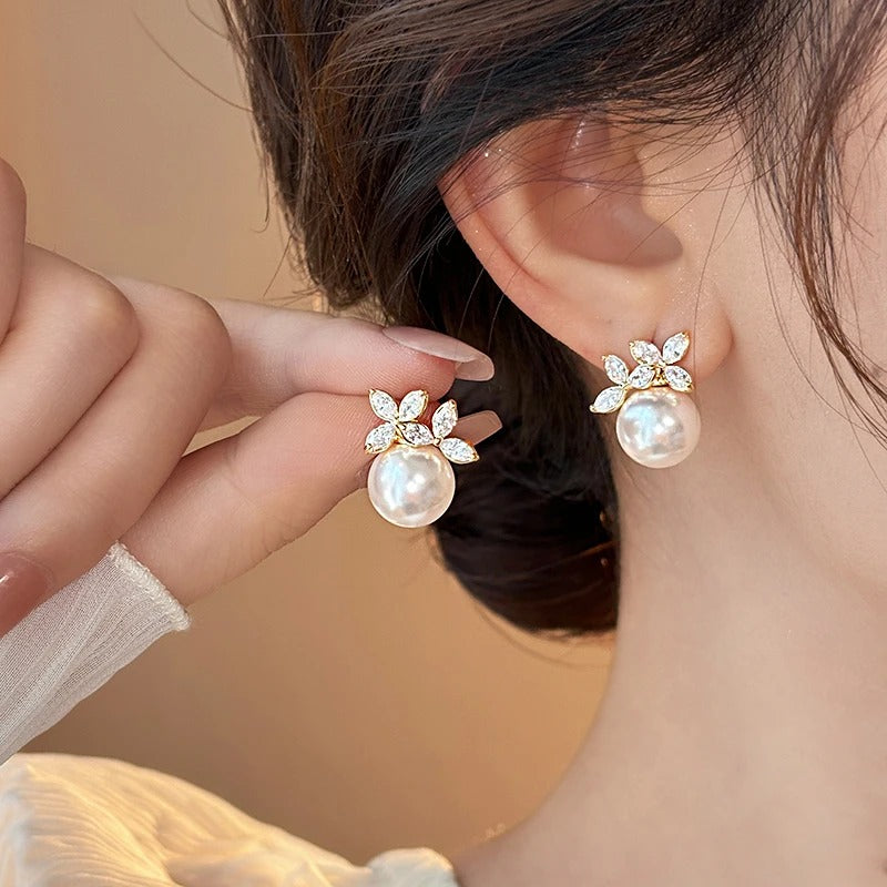 Pearl flower studs