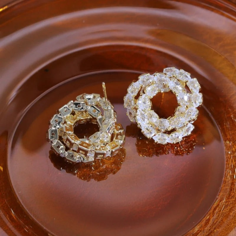 Round sparkly studs